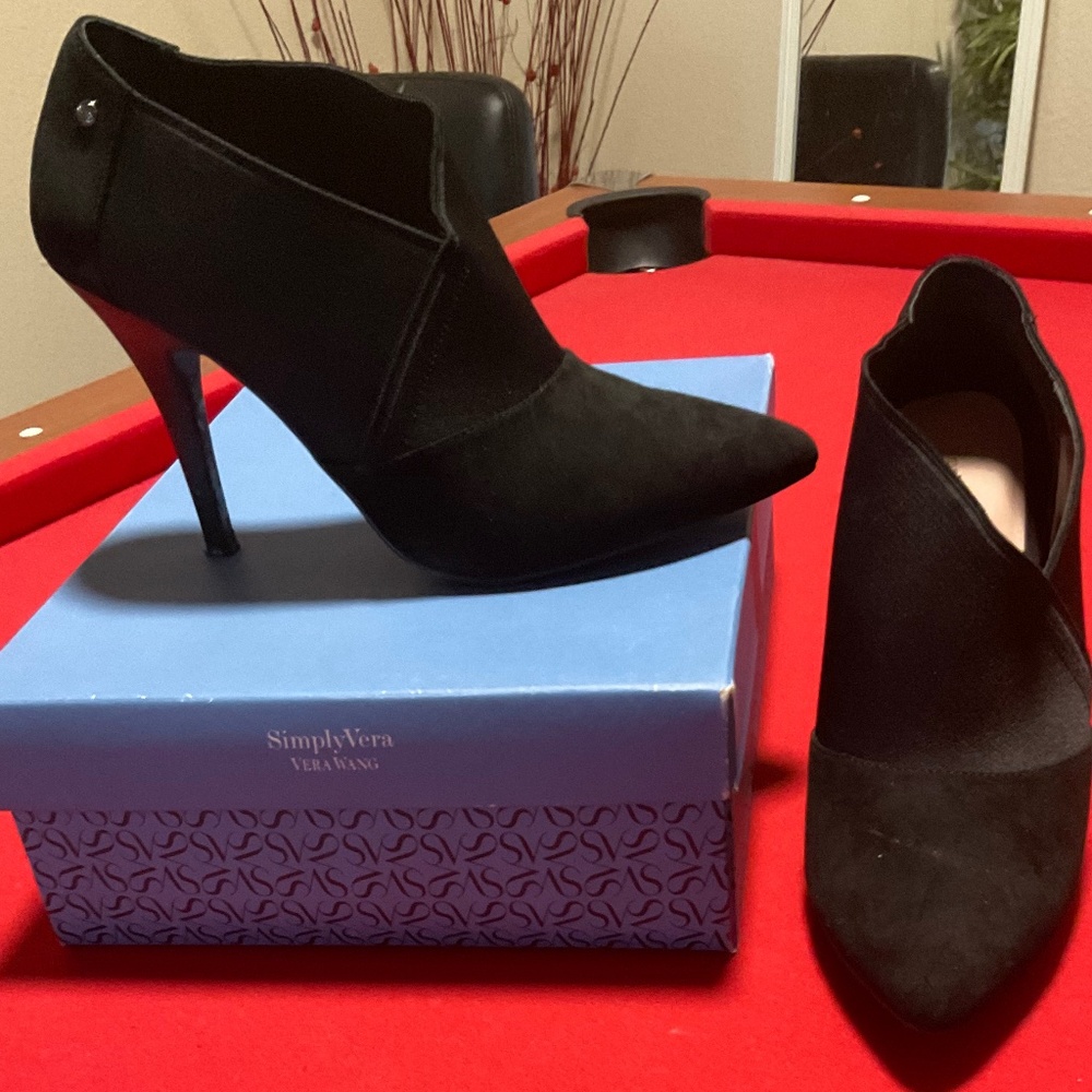 Simply Vera Vera Wang Svavelyn booties